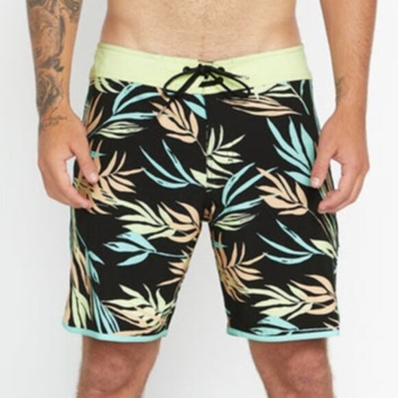 Volcom Swim Trunks Boardshorts Peach Palm Leaf Print 4 Way Stretch Size 31 NWT - Picture 1 of 14
